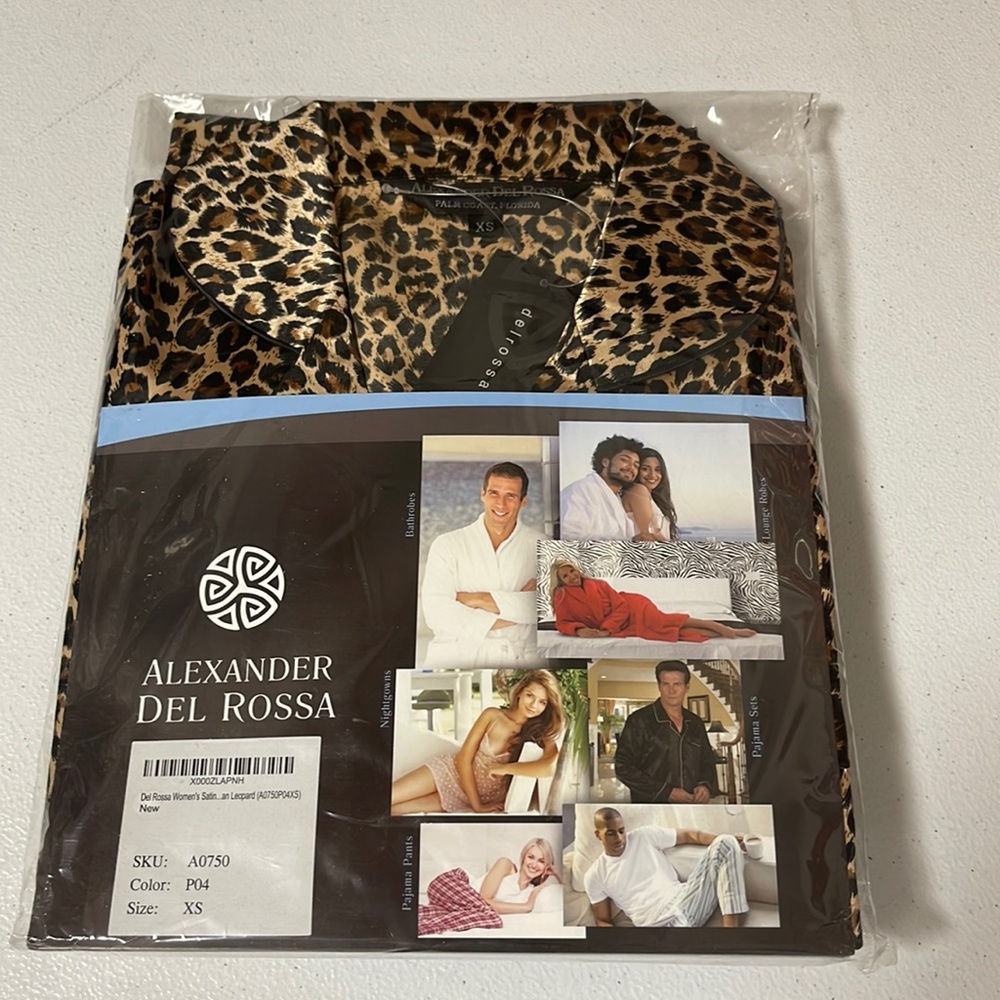 Alexander Del Rossa Leopard Print w/Black Piping Satin type Pajama Set  X-Small.